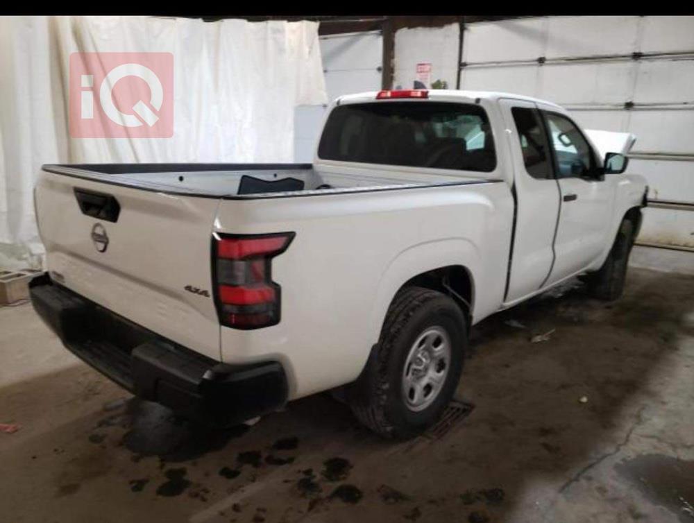 نيسان فرونتر